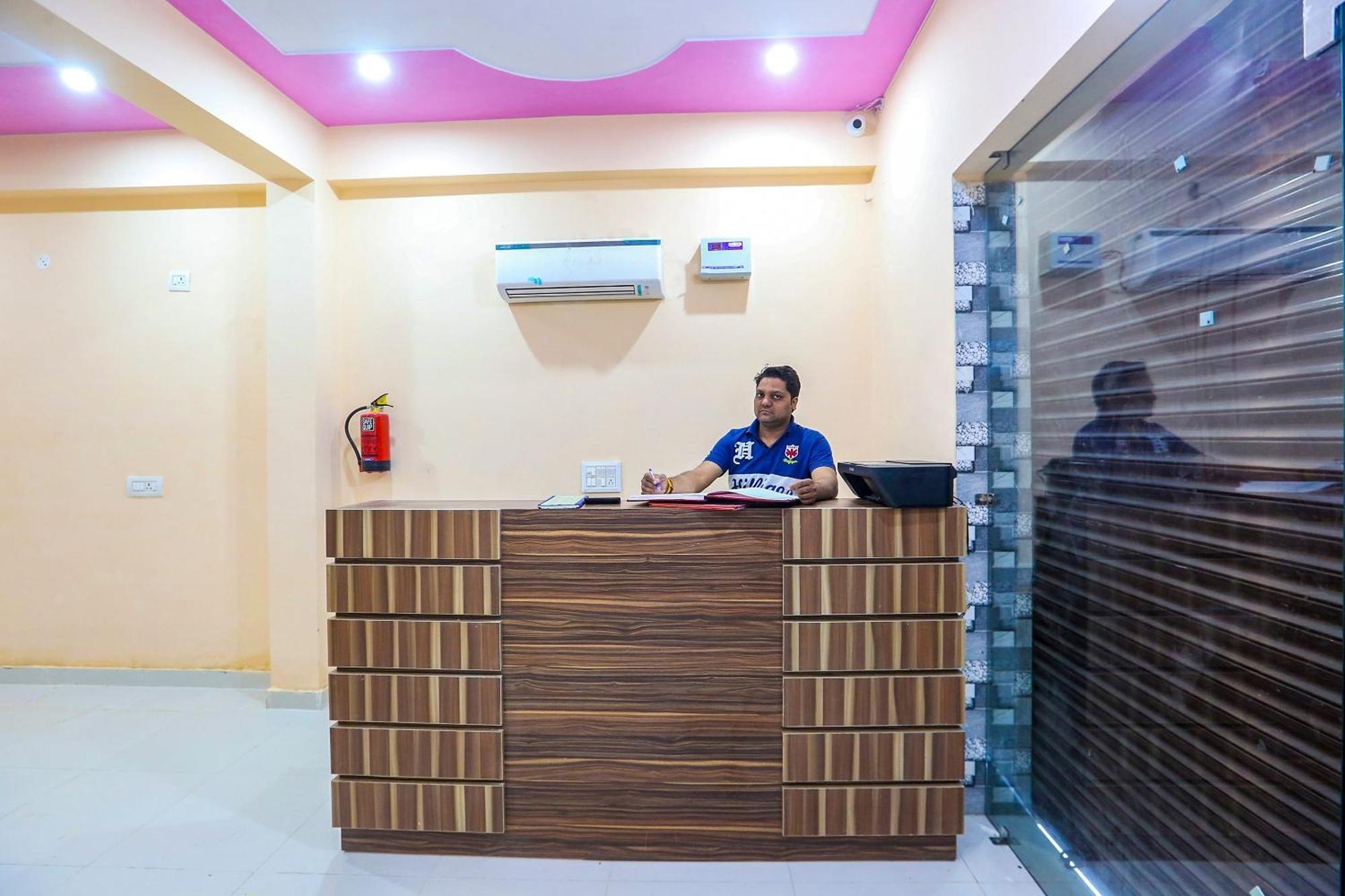 Hotel O Royal Villa Gurgaon Bagian luar foto