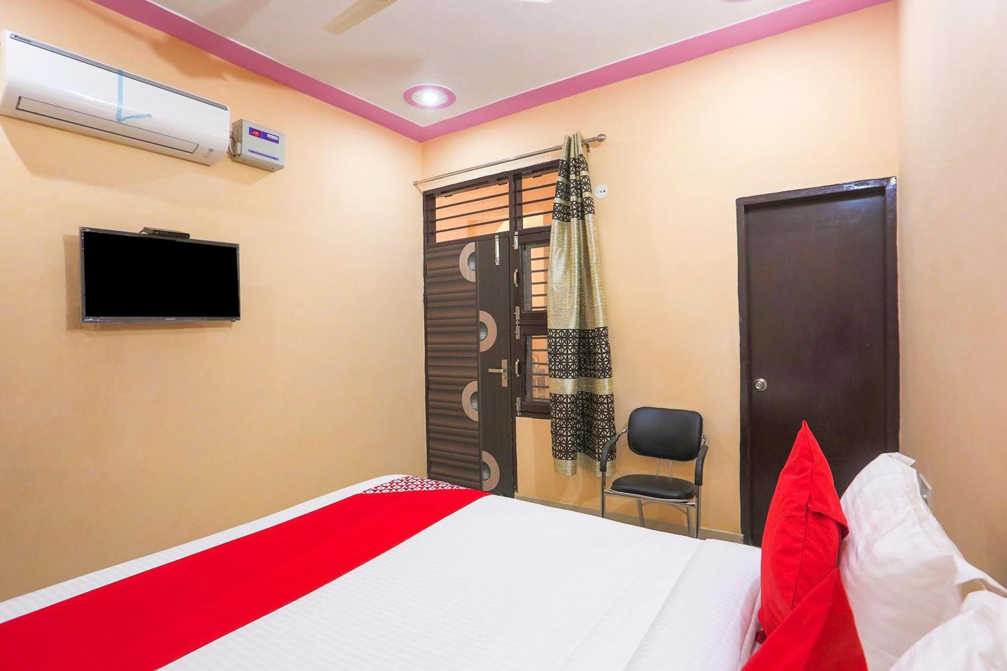 Hotel O Royal Villa Gurgaon Bagian luar foto